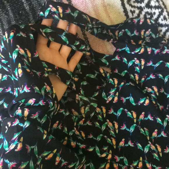 Summer parrot pattern front tie collar button down - Picture 2 of 5